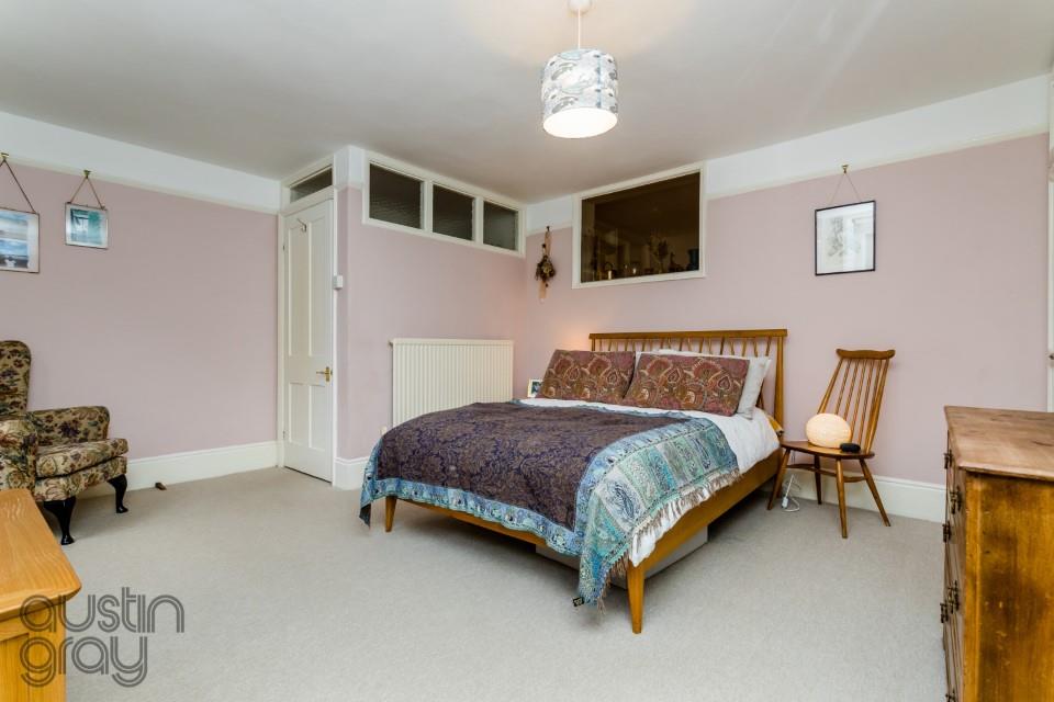 Clifton Hill, Brighton Austin Gray