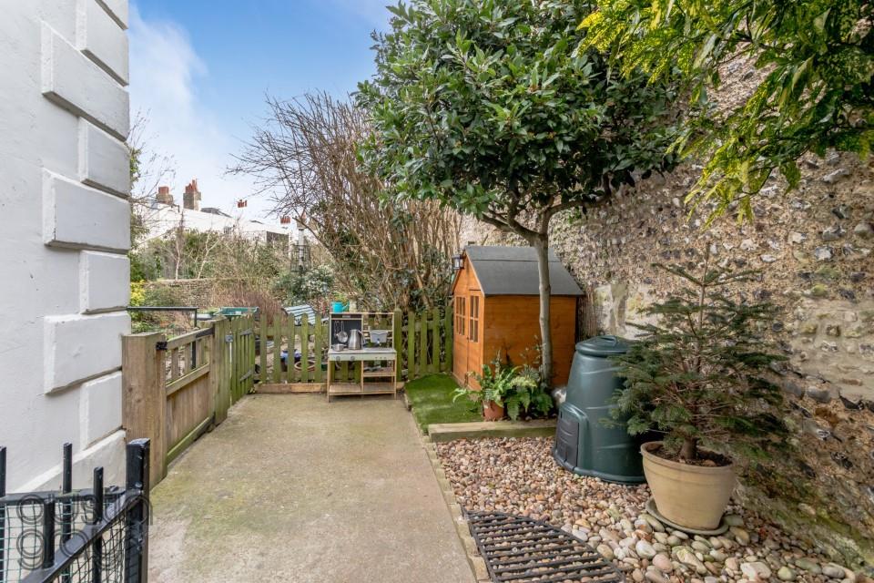 Clifton Hill, Brighton Austin Gray