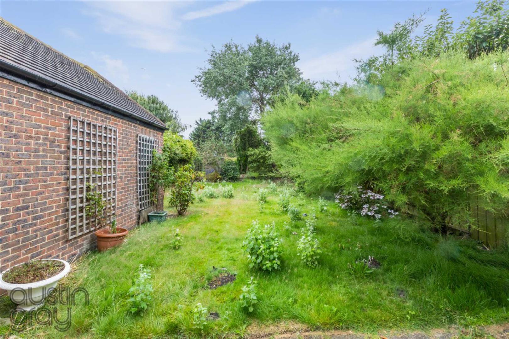 Croft Avenue, Southwick Austin Gray