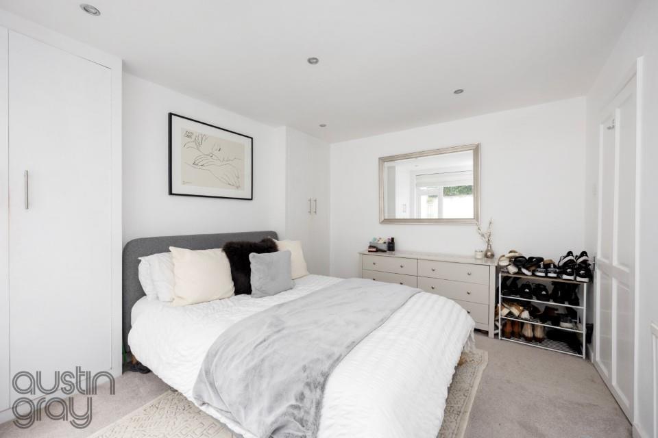 Hova Villas, Hove Austin Gray